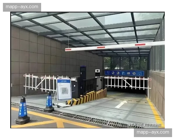 智能道闸身份识别反馈系统，赞助品牌首次入场问候落地